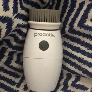 Proactiv exfoliating brush